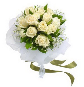  Sakarya internetten çiçek siparişi  11 adet benbeyaz güllerden buket