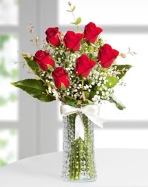 Cam vazoda 7 adet kırmızı gül  Sakarya hediye sevgilime hediye çiçek 