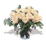 11 adet beyaz gül vazoda  Sakarya online çiçek gönderme sipariş 
