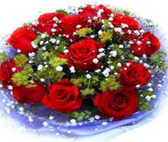 9 adet kirmizi güllerden buket  Sakarya 14 şubat sevgililer günü çiçek 