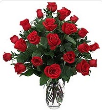  Sakarya kaliteli taze ve ucuz çiçekler  24 adet kırmızı gülden vazo tanzimi