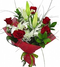 1 dal kazablanka 5 kırmızı gül buketi  Sakarya çiçek siparişi sitesi 